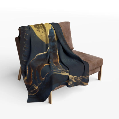 Howling Wolf Fleece Blanket Cozy Home Decor Gift for Nature Lovers Moonlit Bedroom Accent Camping Essential - Home Decor