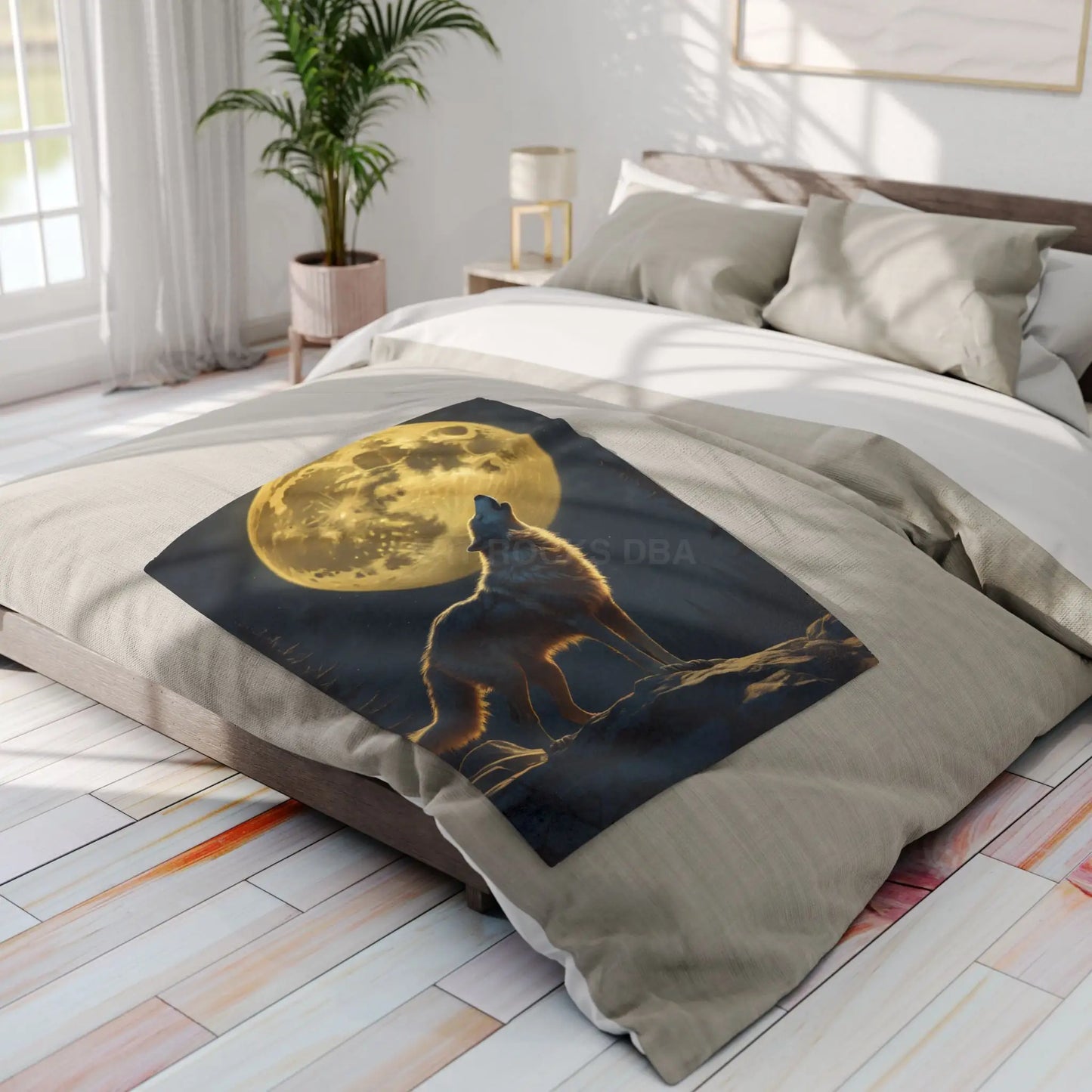 Howling Wolf Fleece Blanket Cozy Home Decor Gift for Nature Lovers Moonlit Bedroom Accent Camping Essential - Home Decor