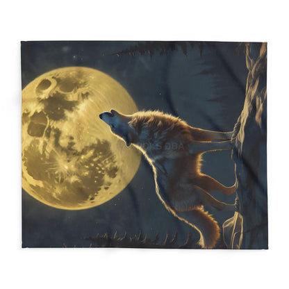 Howling Wolf Fleece Blanket Cozy Home Decor Gift for Nature Lovers Moonlit Bedroom Accent Camping Essential - Home Decor