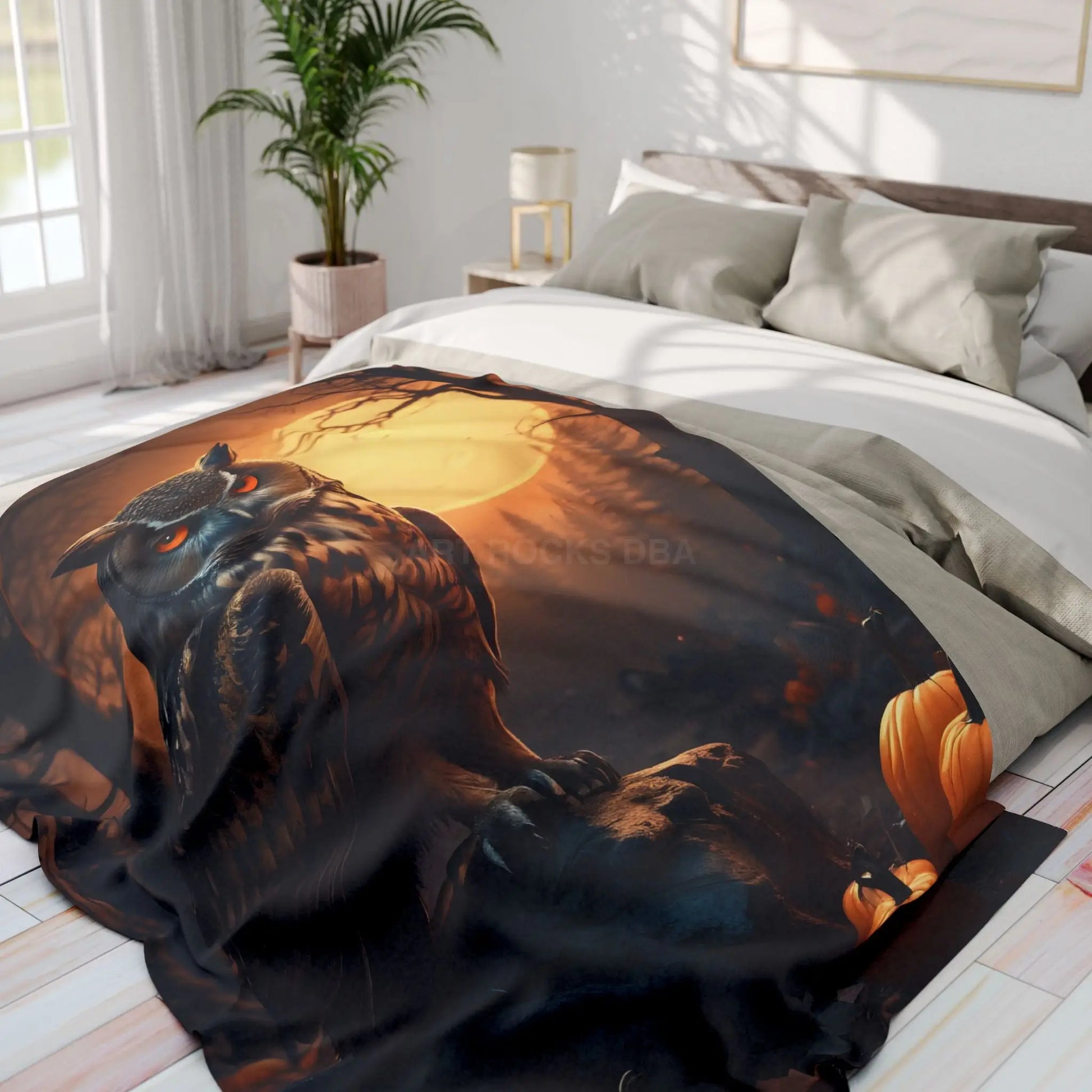 Owl Halloween Fleece Blanket Cozy Throw for Fall Seasonal Decor for Home Halloween Decor Gift for Owl Lovers - Home